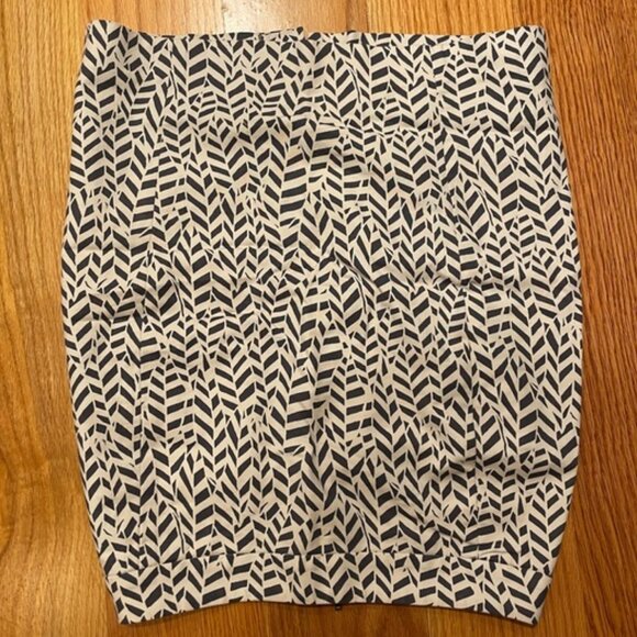 Loft pencil skirt size 2P - Picture 1 of 2